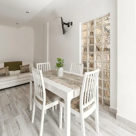 Lazy House فيلة